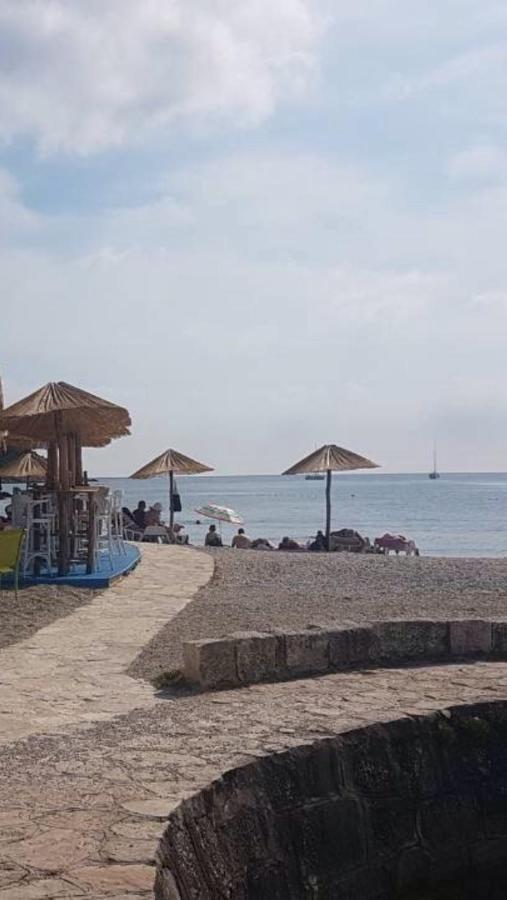 Sea Breeze Studio Otel Pula Dış mekan fotoğraf