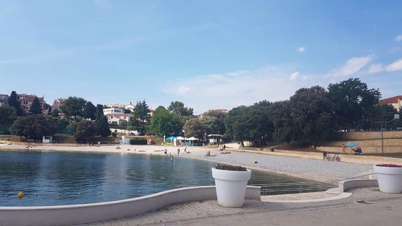 Sea Breeze Studio Otel Pula Dış mekan fotoğraf